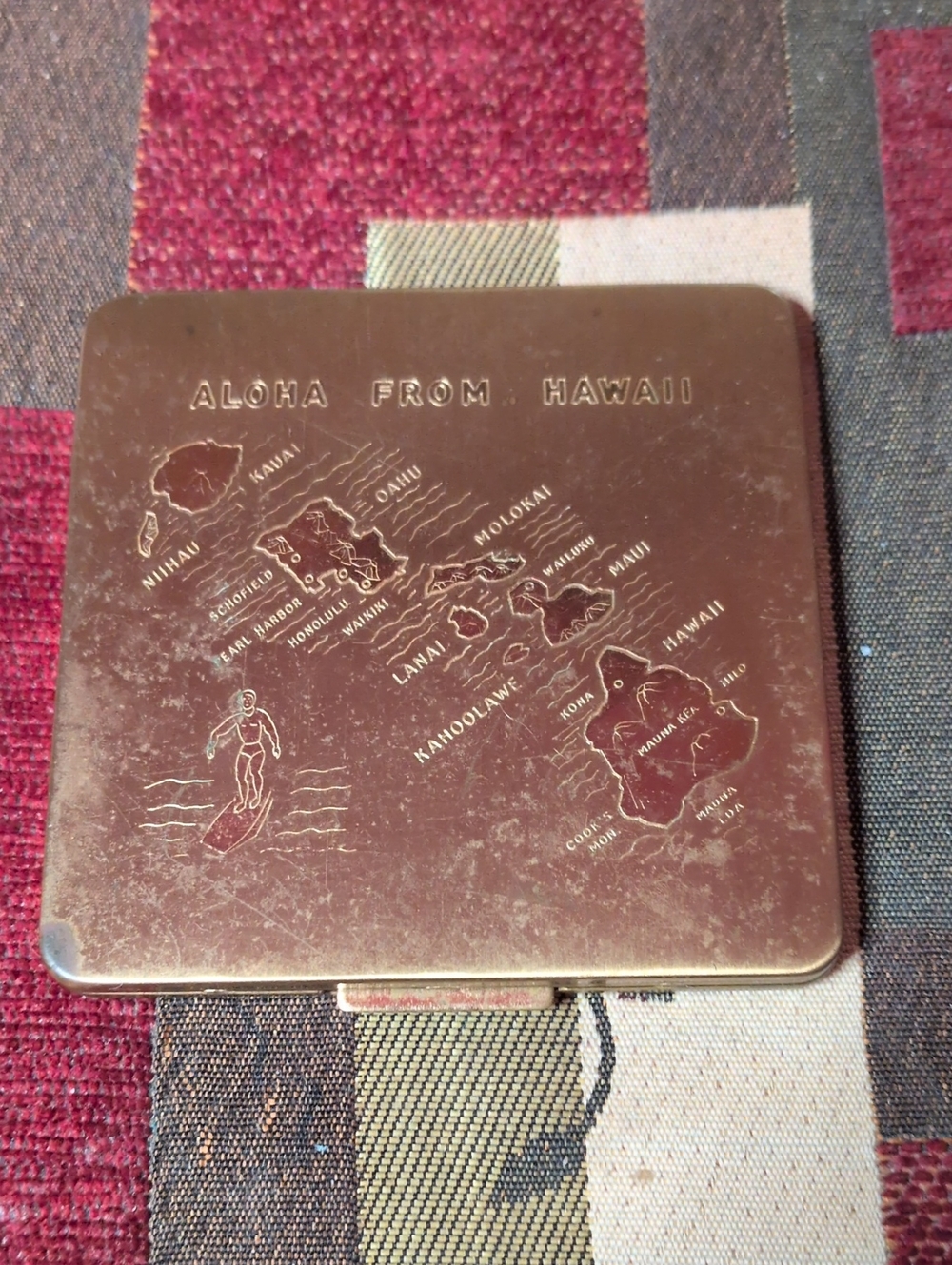1940s - 50s RITZ Gold Tone 'Aloha From Hawaii' Compact Case - Travel Accessory